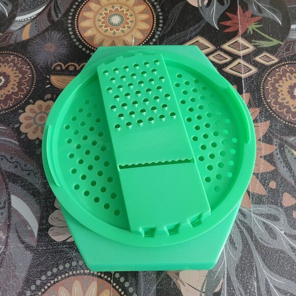 Vintage 1950's Jadeite Mint Green 2 Piece Cheese Grater Slicer - Picture 1 of 6